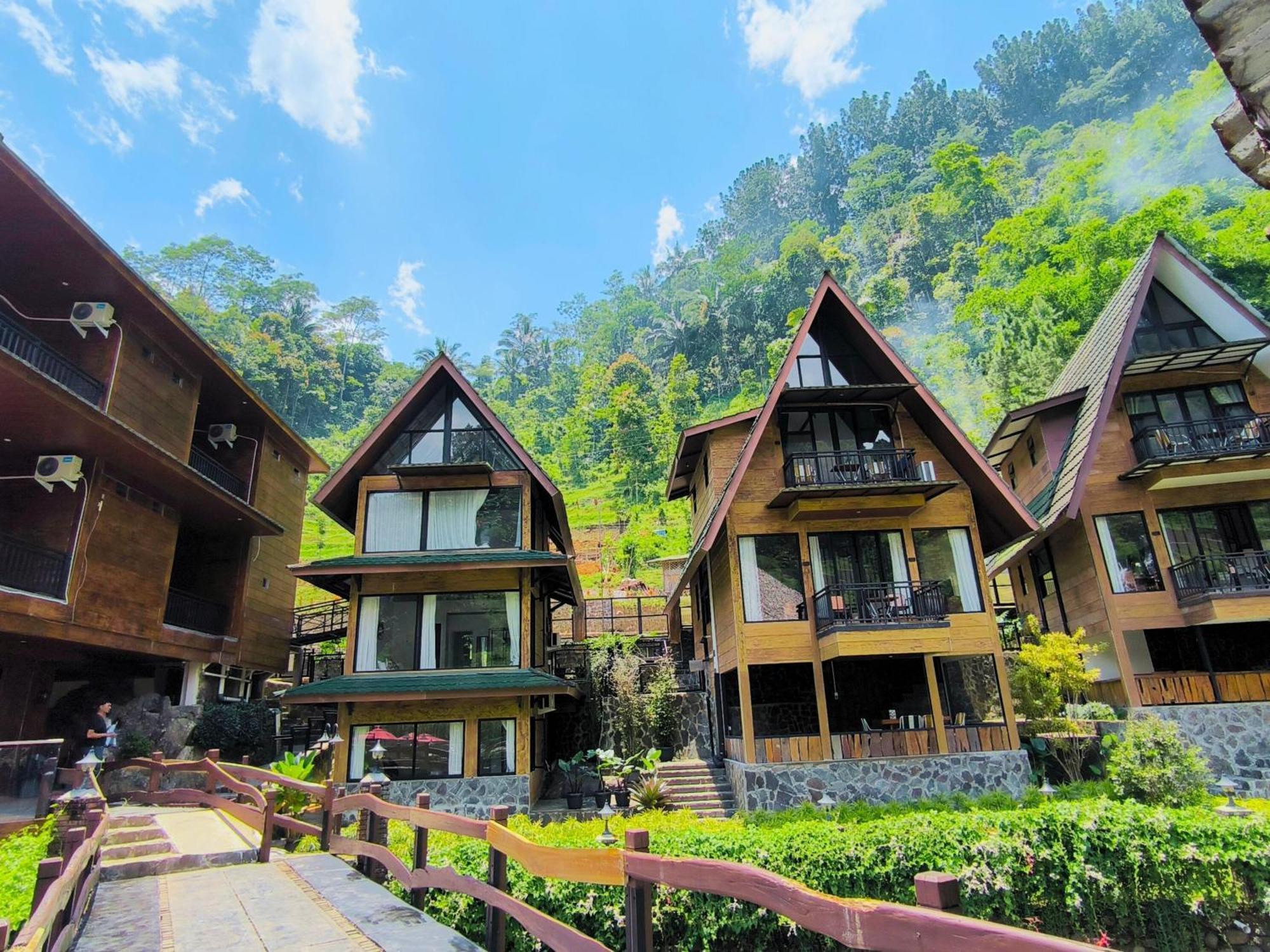 Bayan Village Baturraden Exterior photo