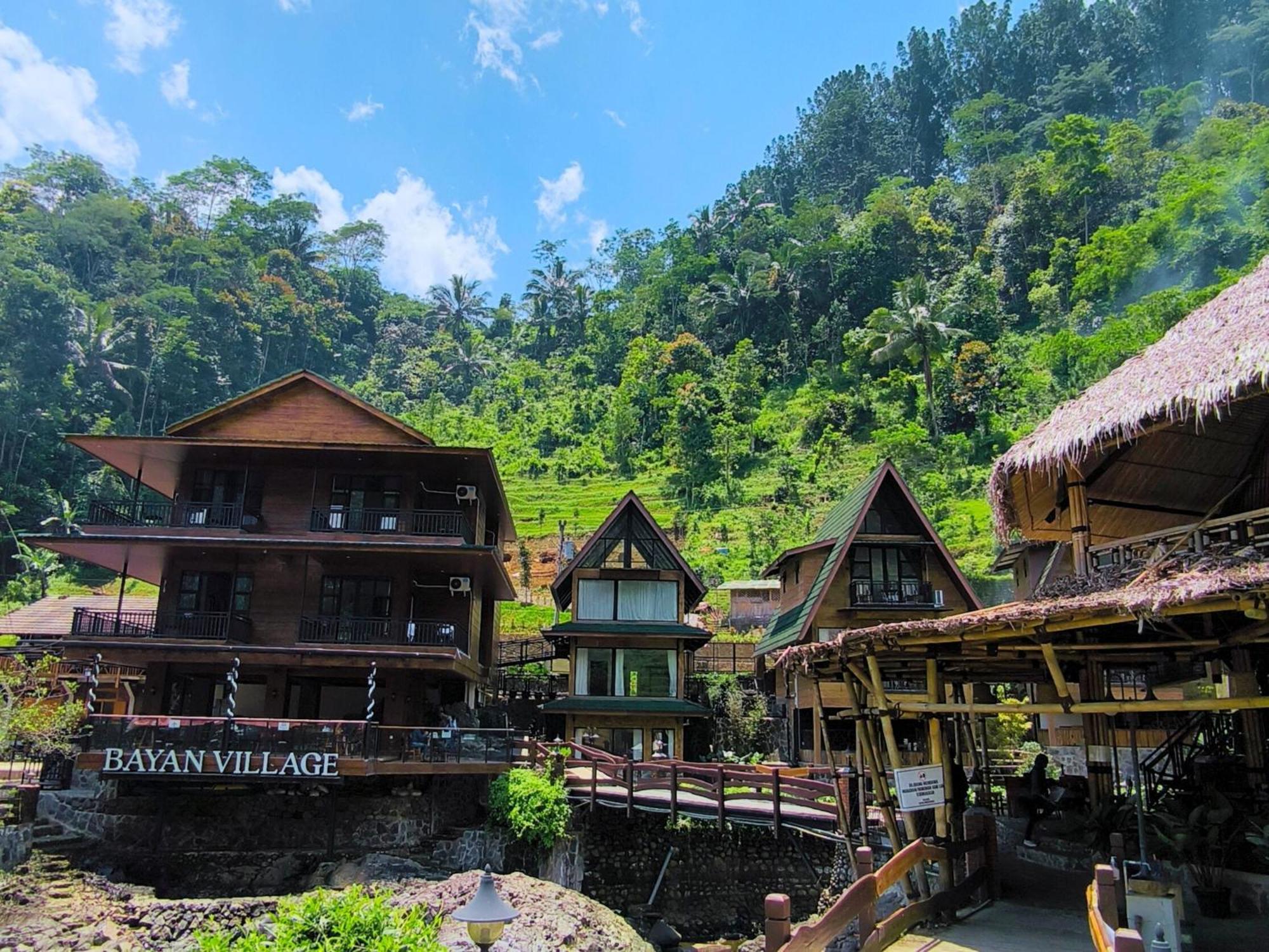 Bayan Village Baturraden Exterior photo