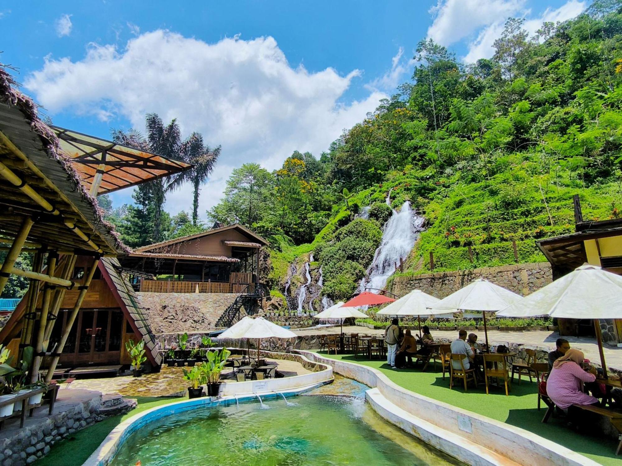 Bayan Village Baturraden Exterior photo